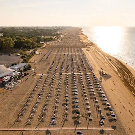 Appartamento Ground-floor Flat With Pool